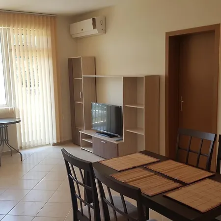 Solo * Slantchev Briag
